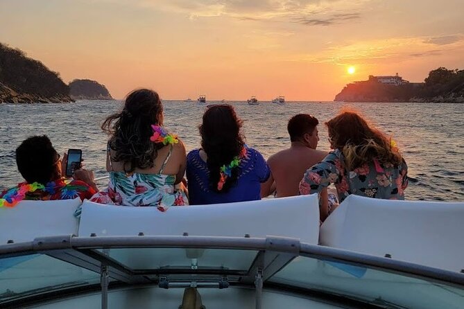 Cabo Arch Sunset Private Yacht Tour plus Dinner and Drinks - Water Fun: Snorkeling, Paddleboarding, and Floating Mats