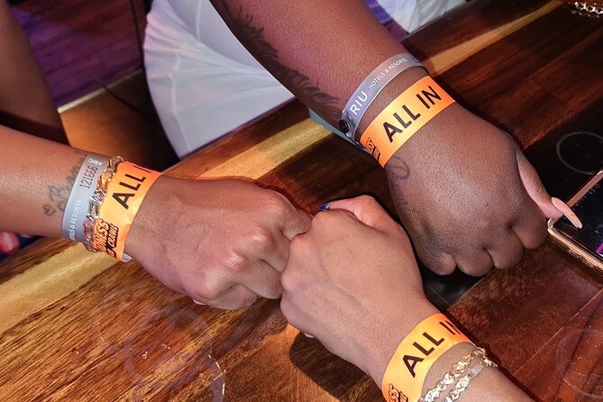 Cabo Bar Crawl - The BEST Bar and Clubs in Cabo - Crowd Levels and Timing: When to Maximize Your Experience