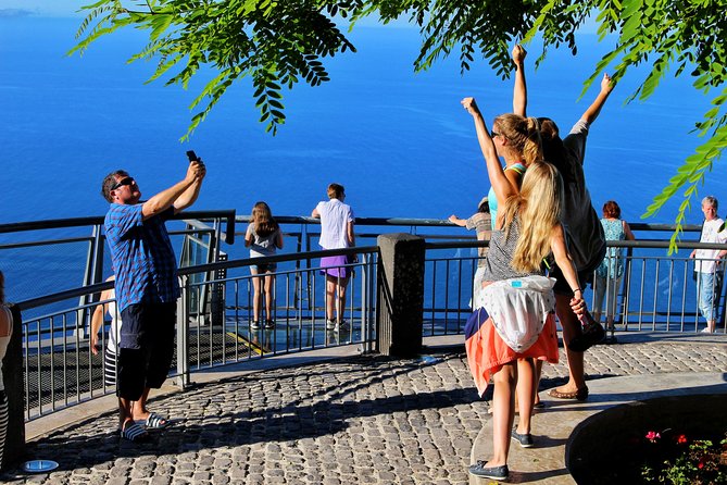 Cabo Girão Sea Cliff and Mountains 4WD Experience - Admiring the Viewpoint at Boca da Corrida