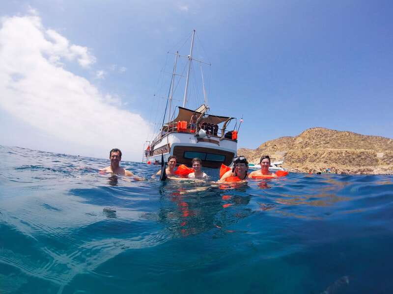 Cabo: Luxury Yacht Snorkel Cruise with Lunch and Open Bar - Launching from Cabo: Meeting at La Terminal