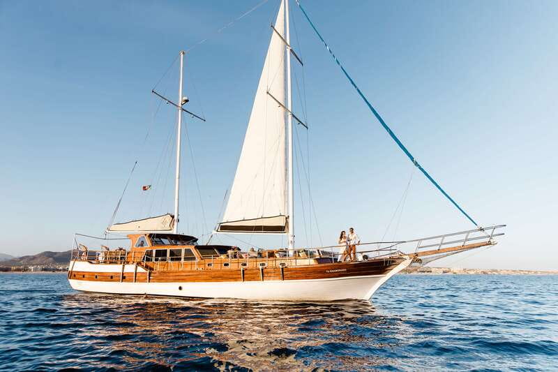 Cabo: Luxury Yacht Snorkel Cruise with Lunch and Open Bar - Snorkeling at Chileno Bay: Up-Close Marine Encounters