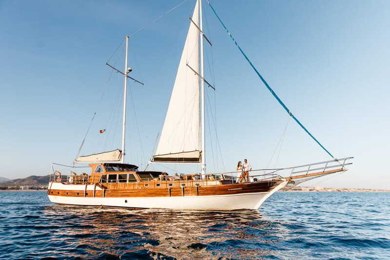 Cabo: Luxury Yacht Snorkel Cruise with Lunch and Open Bar - Authentic Baja Cuisine: Fresh Tacos and Sides