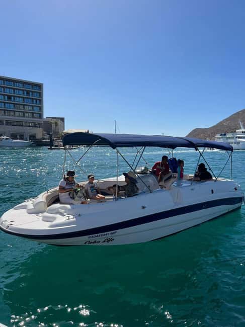 Cabo Private Yacht Tour: The Arch, Sea Lions & Scenic Beach - Scenic Beaches and Beach Access by Yacht