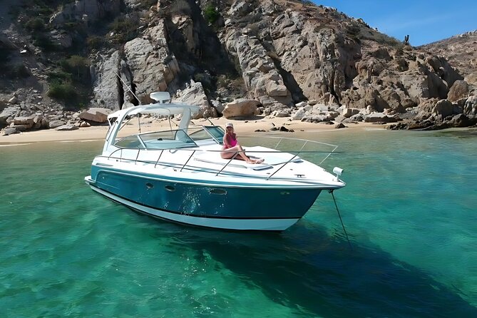 Cabo San Lucas 34ft Private Yacht with Drinks Included - Key Points