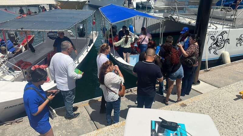 Cabo San Lucas: boat tour around the peninsula and stay at the beach - Visiting Lovers Beach and the Beaches of Cabo