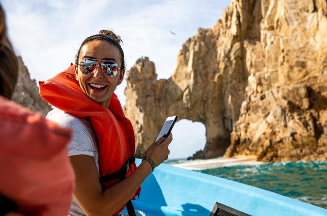Cabo San Lucas Boat Tour - Highly Praised Guides and Crew