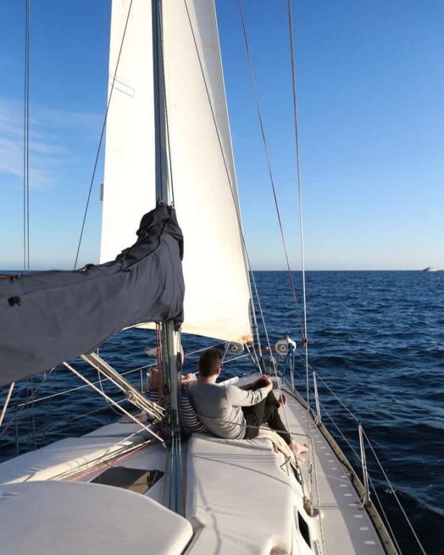 Cabo San Lucas: Private Sailing Tour with Open Bar - Exploring the Iconic Arch of Cabo San Lucas