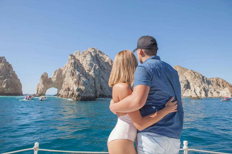 Cabo San Lucas: Snorkel Tour with Open Bar & Snacks - Food, Drinks, and Onboard Entertainment