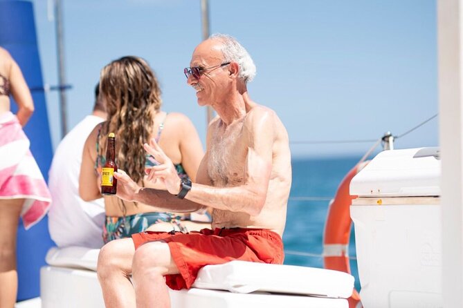 Cabo San Lucas Sunset Cruise with Unlimitted Drinks - Additional amenities: Snacks and Souvenir Photos