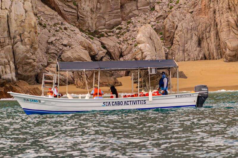 Cabo San Lucas: Tour al Arco en Barco Fondo de Cristal - Exploring the Iconic Arch and Surrounding Landmarks