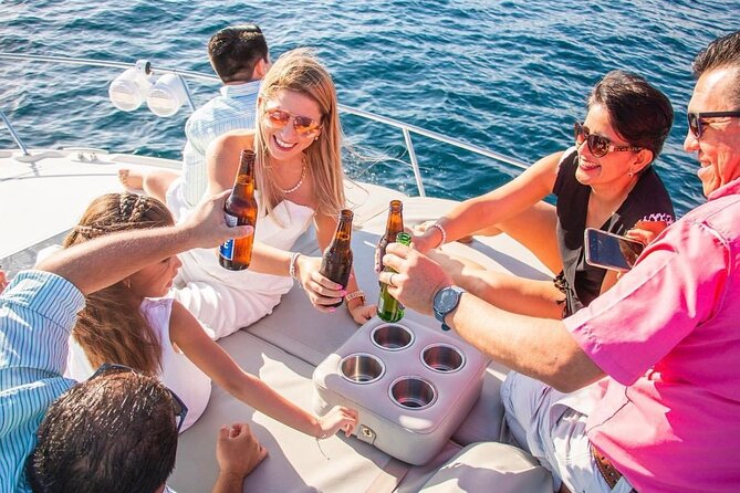 Cabo Whale Watching Tour: 2 Hours at Arch & Lovers Beach - Guides and Commentary Quality