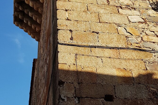 Cáceres Private Historic Walking Tour - Entering Through the Star Arch (Arco de la Estrella)