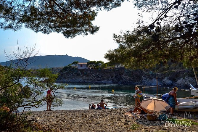 Cadaqués & Wine Tasting Day Trip - Discover the Charm of Cadaqués Old Town