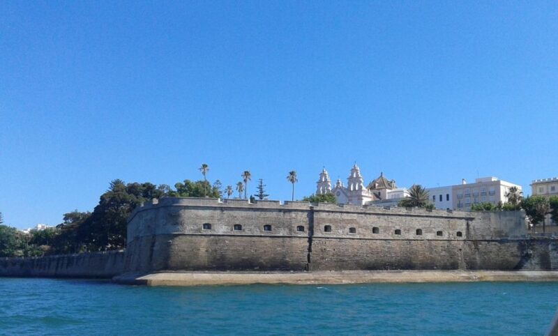 Cadiz: Bay of Cadiz Catamaran Tour with Host - Sailing Along the Bay of Cadiz