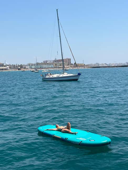 Cádiz: Bay of Cadiz Catamaran Tour with Swim Stop (Jul-Aug) - Onboard Amenities and Refreshments