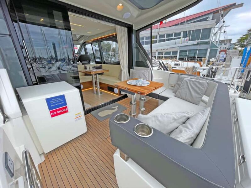 Cádiz: Bay of Cádiz Luxury Motor Boat Cruise - Cádiz: Bay of Cádiz Luxury Motor Boat Cruise – An Elegant Way to Explore