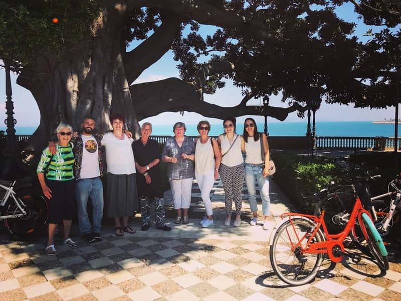 Cádiz: Guided Bike Tour - Key Points