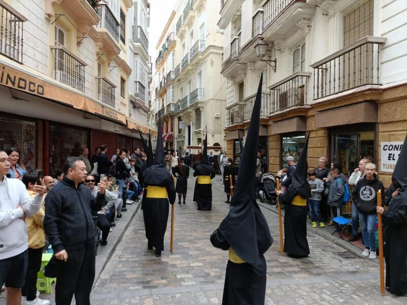 Cadiz: Guided Walking Tour with Market Hall Visit - Starting Point at Plaza San Juan de Dios