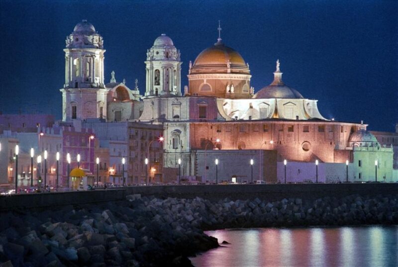 Cadiz: Medieval Tour - Discovering the Roman Quarter “Pópulo”