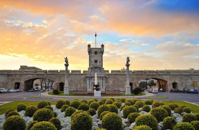 Cadiz: Medieval Tour - The Guide’s Expertise and Tour Experience