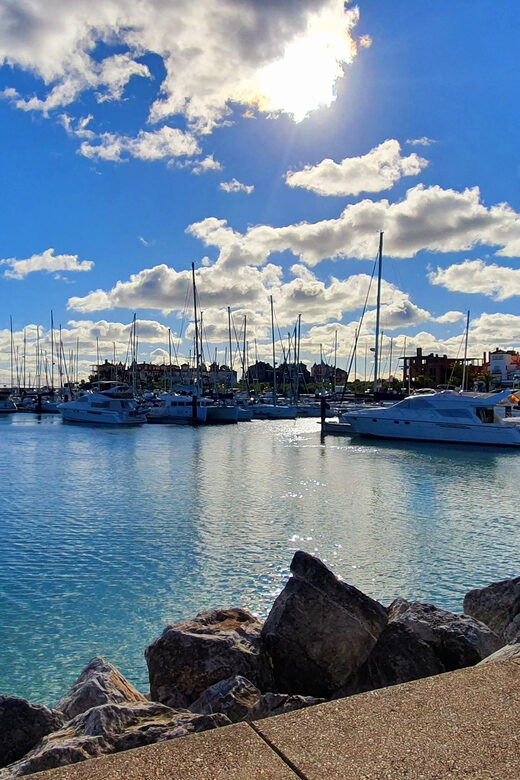 Cadiz: Sunset Experience on Private Yacht (6 pax) - La Caleta Beach from a New Perspective