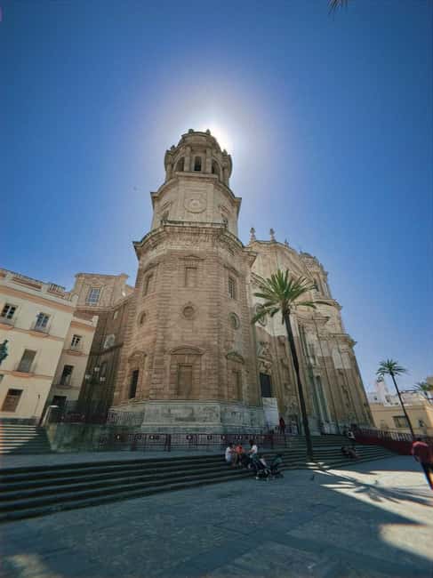 Cádiz: Walking Tour with Tapas and Drinks - Logistics: Meeting Point, Accessibility, and Pacing