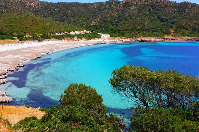 Cagliari: Amazing Jeep Private Tour of Sardinia's Hidden Beaches from Chia - Discovering the Historic Faro di Capo Spartivento Lighthouse