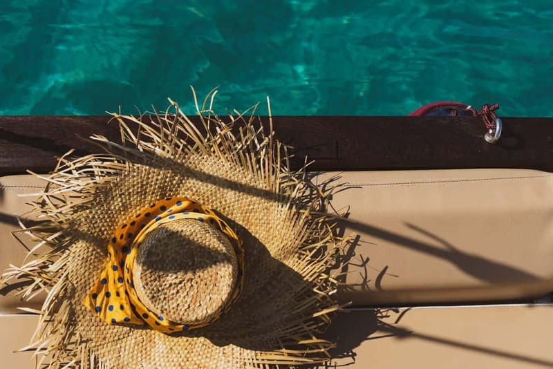 Cagliari: Boat Tour Snorkeling frutta alla Sella del Diavolo - Onboard Snacks and Drinks: A Refined Touch