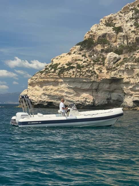 Cagliari: Devil's saddle boat tour, 4 stops and prosecco - The Fascinating Grotta dei Colombi