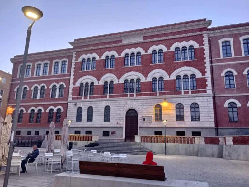 Cagliari: Private Walking Tour with a Local - Sample Stops and Personalization Options