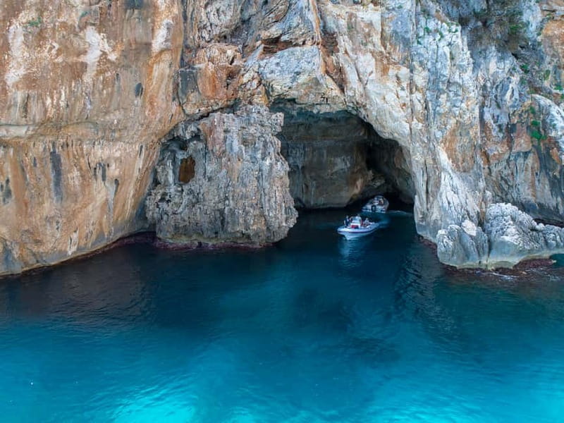 Cala Gonone: Dinghy Excursion to C. Mariolu and C. Goloritzè - Exciting Sardinian Coastline with a Small Group Dinghy Tour