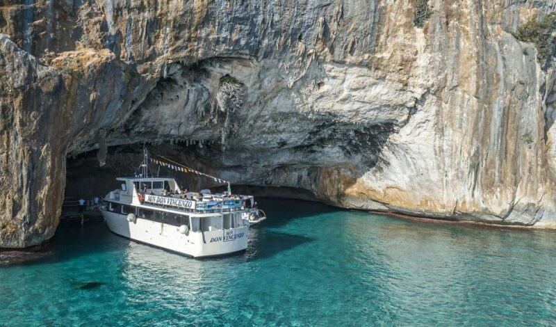 Cala Gonone: Grotta del Bue Marino and Cala Luna Boat Tour - How the Tour Begins in Cala Gonone