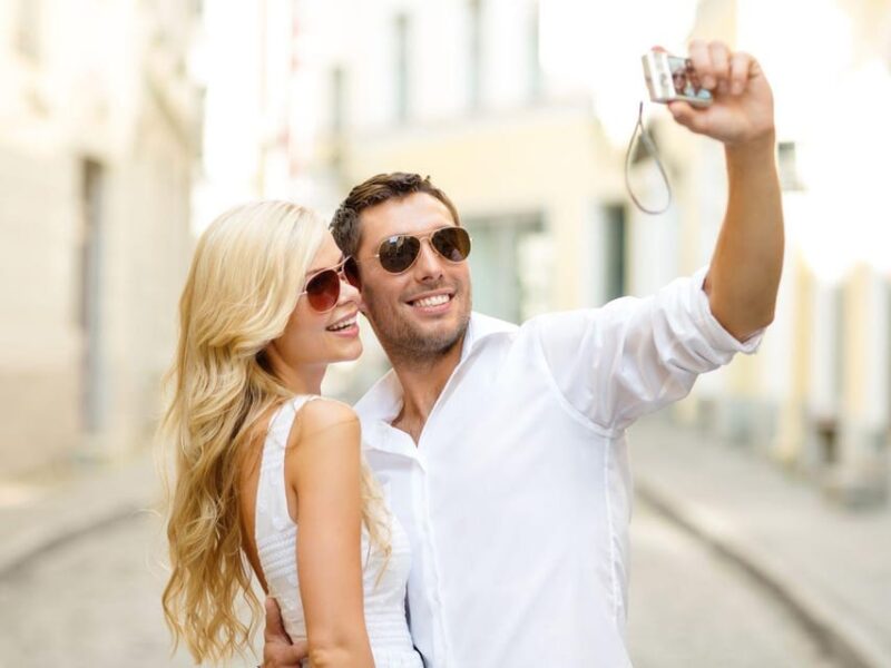 Cala Millor: AdventureDate, fun game, city walk for couples - Explore Cala Millor with a Unique Relationship Game and City Walk