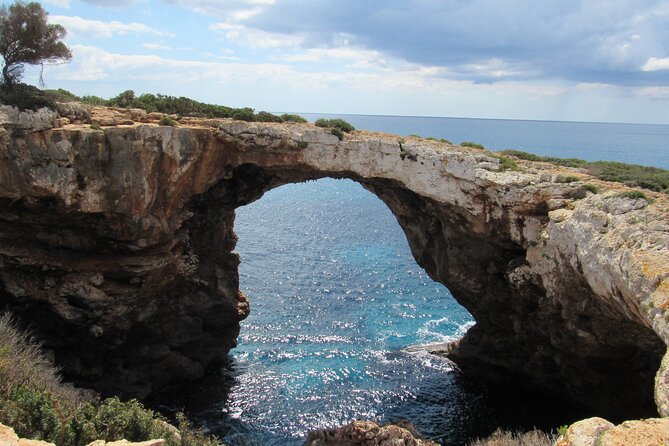 Cala Varques: Guided kayak Sea caves expedition & snorkeling - What to Expect During the 3-Hour Adventure