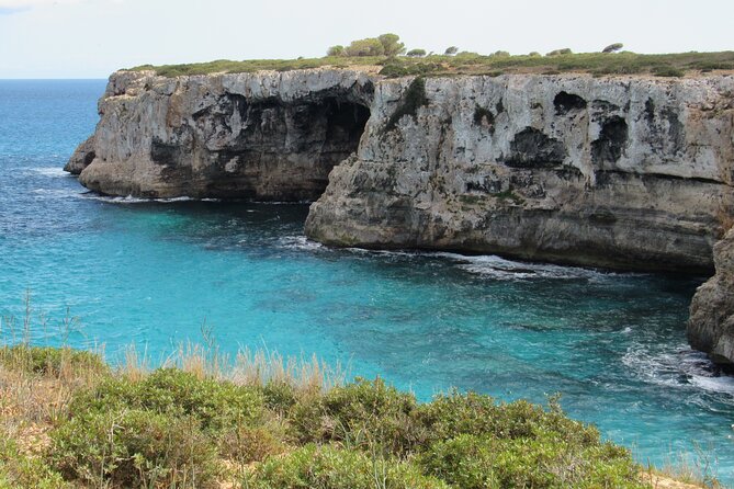Cala Varques: Guided kayak Sea caves expedition & snorkeling - Physical Requirements and Accessibility