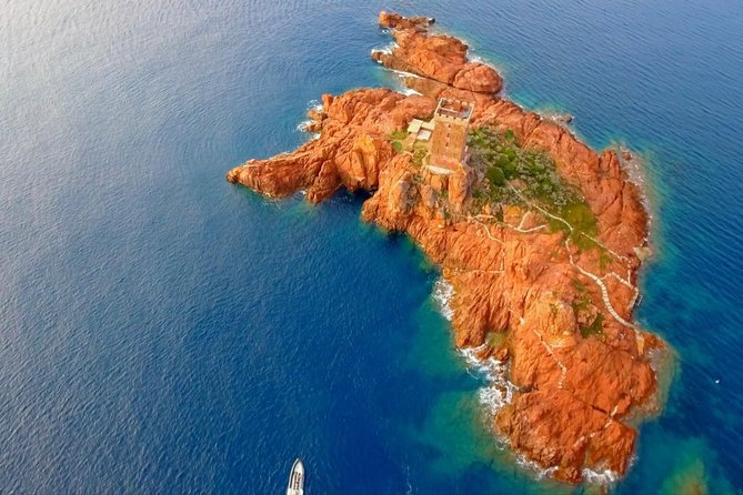 Calanques de l'Estérel - Departure from AGAY - Meeting Point and Accessibility