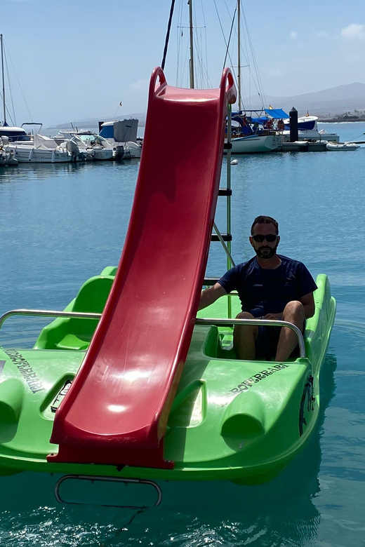 Caleta de Fuste: Pedalo with slide rental - The Role of Guides and Group Size