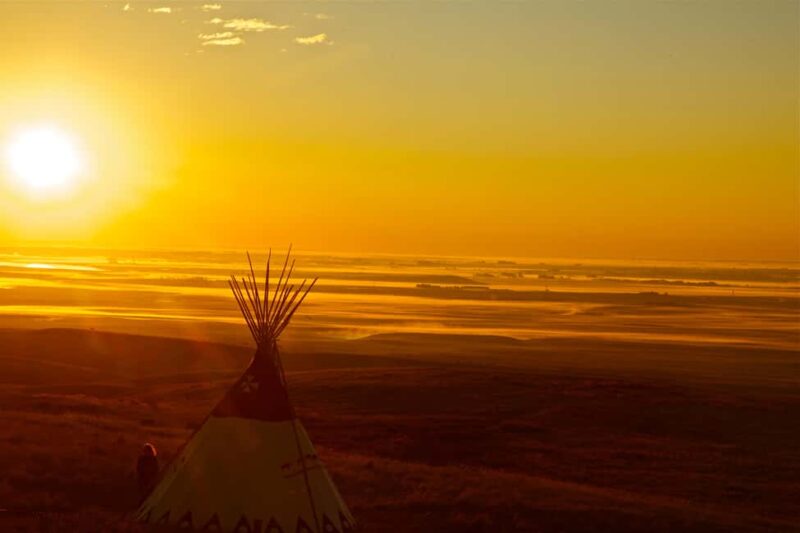 Calgary Alberta: Indigenous Culture and Medicine Wheel Tour - Experience a Traditional Pow Wow with Cultural Performances