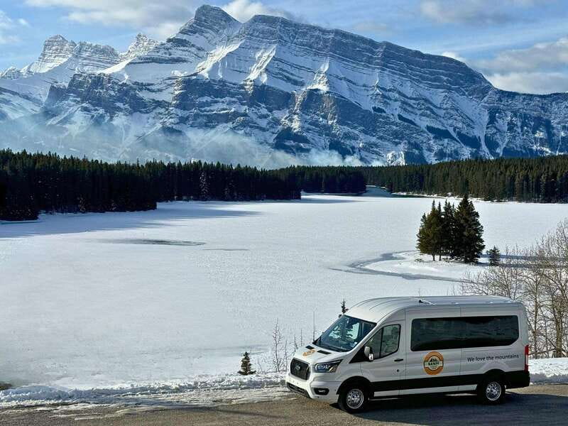 Calgary/Canmore: Lake Louise, Moraine Lake, & Banff Day Tour - Visiting Banff and Johnston Canyon on the Same Day