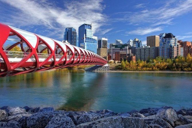 Calgary YYC Airport to Downtown Calgary Hotels - Easy Arrival with Private Transfer from Calgary YYC Airport to Downtown Hotels