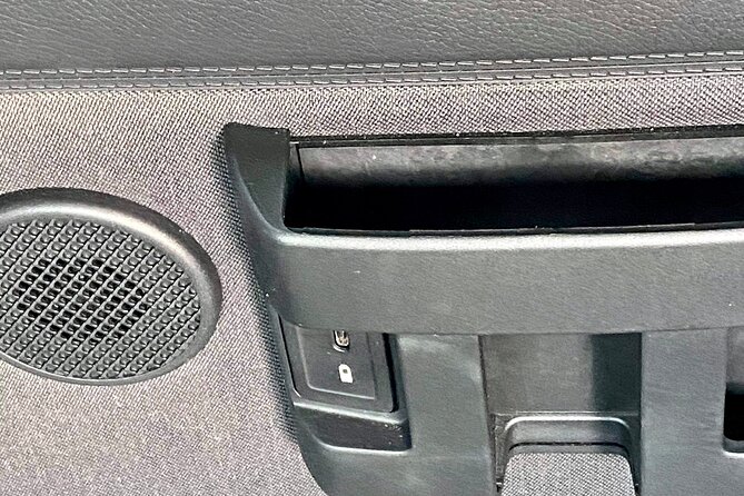 Calgary YYC Airport to Lake Louise  Private Shuttle (Round Trip) - How This Private Shuttle Simplifies Arrival at Calgary YYC Airport