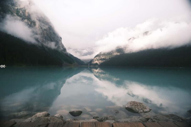 Calgary:Moraine Lake Sunrise & Lake Louise & Wildlife Safari - Calgary: Moraine Lake Sunrise & Lake Louise & Wildlife Safari Tour — A Full-Day Rockies Adventure