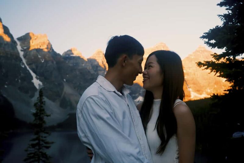 Calgary:Moraine Lake Sunrise & Lake Louise & Wildlife Safari - Practical Details: What to Bring and Wear