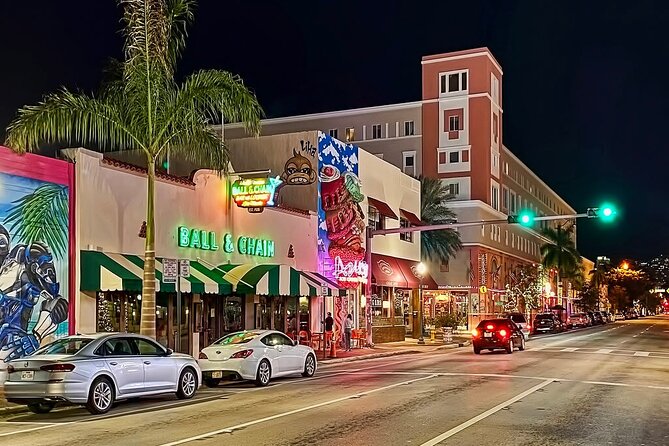 Calle Ocho Walking and food Tour: Cigars, coffee and Live Salsa - Sweet Moments at Party Cake Bakery