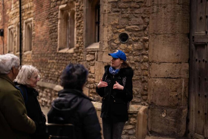 Cambridge: Alumni-Led University Ghost Tour - The Atmosphere and Experience