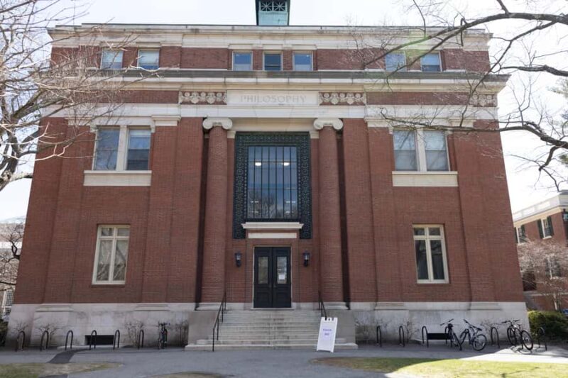 Cambridge: Harvard University Walking Tour with T-Shirt - The Harvard Coop and Souvenir Shopping