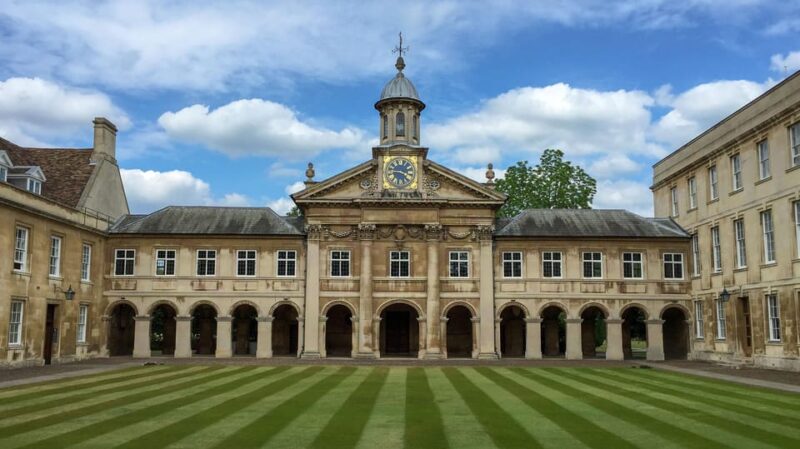 Cambridge: University Walking Tour - Starting Point at the Round Church in the Heart of Cambridge