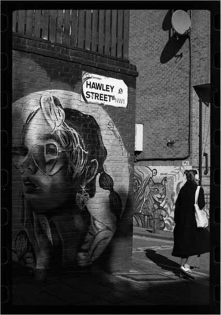 Camden: Photography Tour (Film Cameras Welcome!) - Small Group Experience and Flexibility