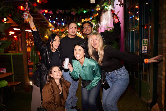 Camden Pub Crawl in London - The Role of the Guides: Friendly, Organized, and Engaging