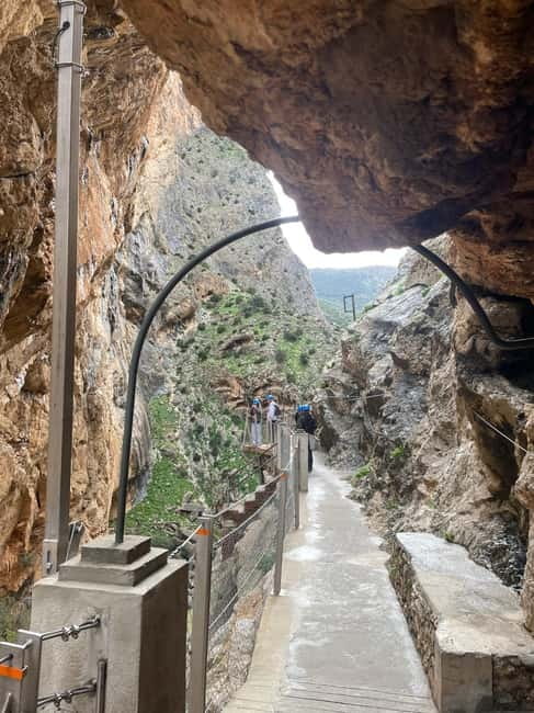 Caminito Del Rey From Málaga: Round-Trip Bus + Tour with Official Guide - The Guided Tour: Expert Insights and Safety